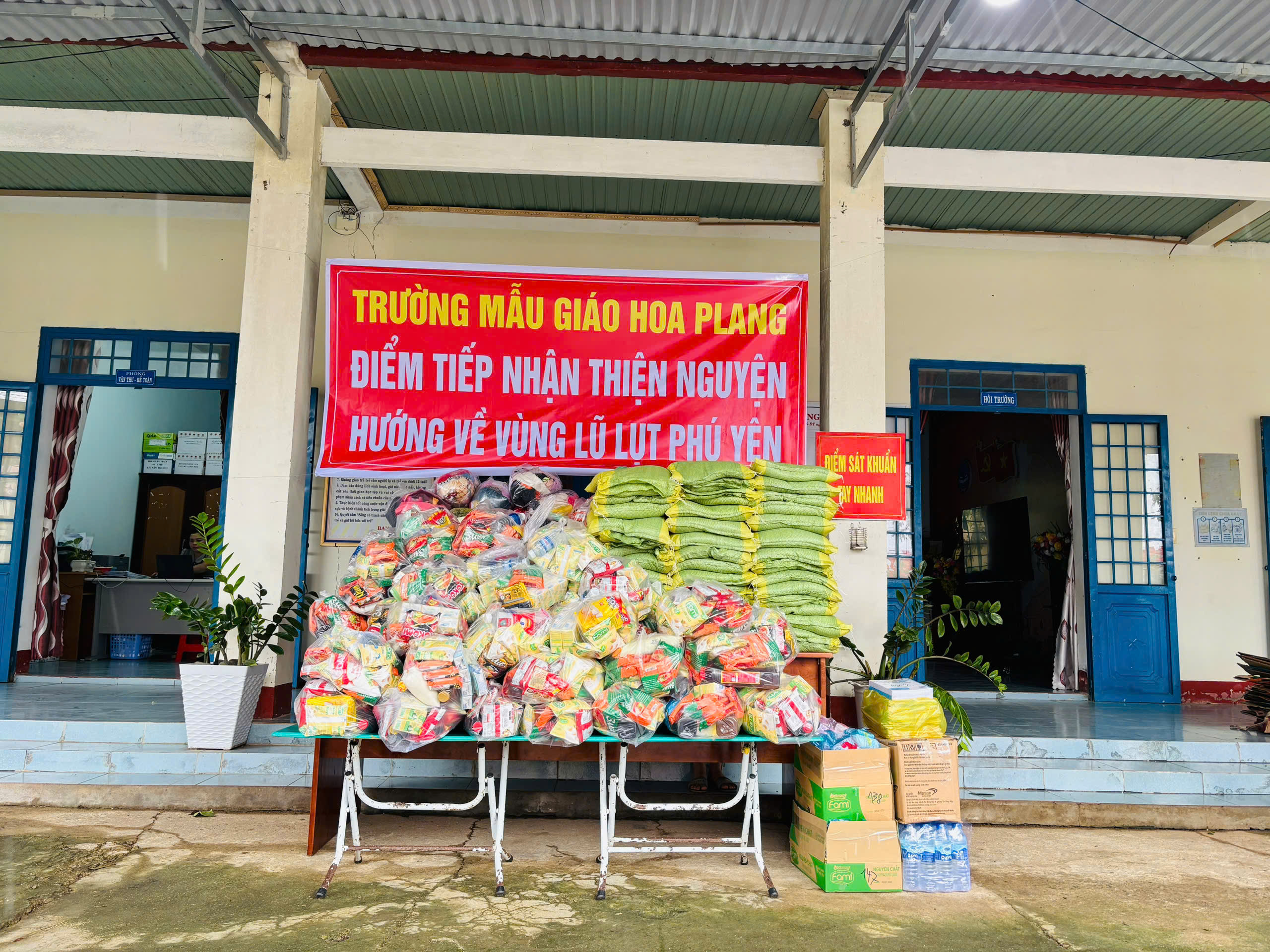 TRƯỜNG MẪU GIÁO HOA P’LANG LAN TOẢ YÊU THƯƠNG – KẾT NỐI CHIA SẺ Ì NHÂN DÂN VÙNG LŨ ĐÔNG ĐĂK LĂK – PHÚ YÊN (cũ)